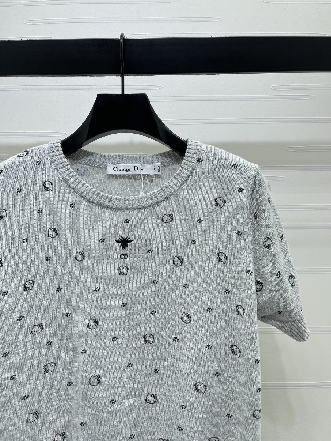 Women's short sleeves